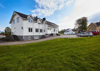 Bilde av bygning med hybler på Sortland