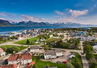 Oversiktsbilde av bygning med hybler på Sortland