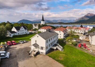 Oversiktsbilde av bygning med hybler på Sortland
