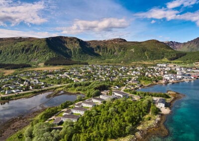 Oversiktsbilde av bygning med hybler på Stokmarknes