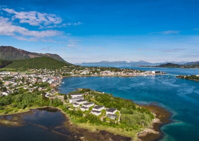 Oversiktsbilde av bygning med hybler på Stokmarknes