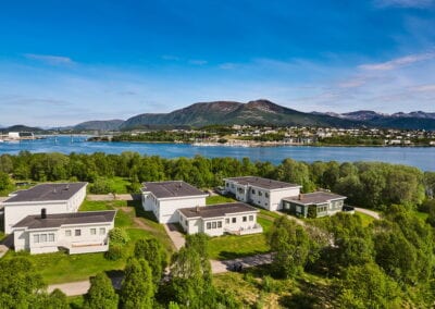 Oversiktsbilde av bygning med hybler på Stokmarknes